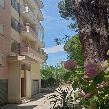 Golem Holiday Apartment Apartmán Golem (Tirana)